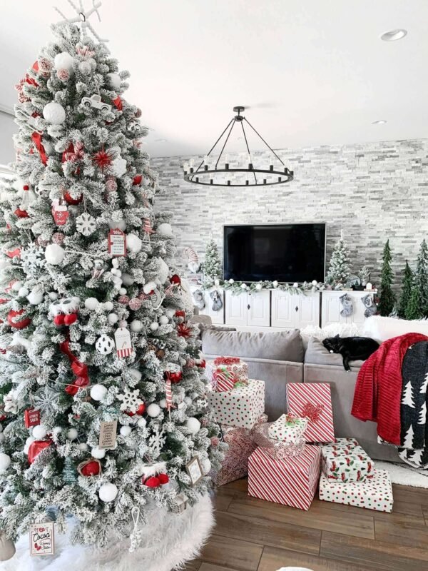 King-Flock-Artificial-Christmas-Tree2_075e33c9-1e17-4ea4-ad92-143eca9e949a 6.5' King Flock® Artificial Christmas Tree Unlit