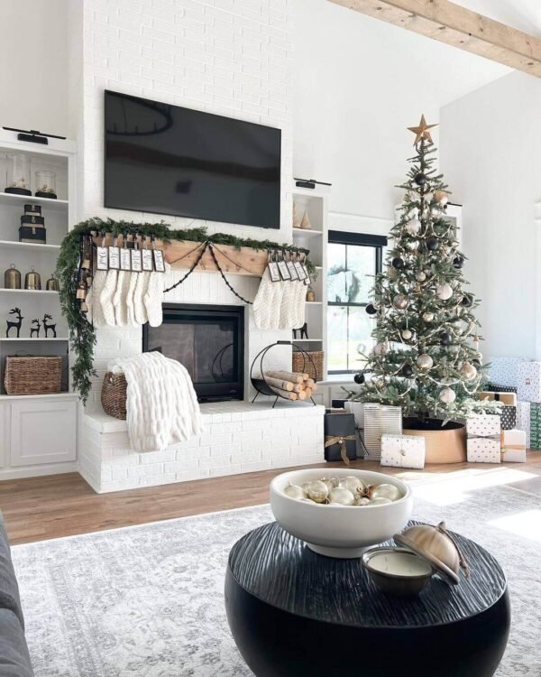 9' King Noble Fir Artificial Christmas Tree Unlit