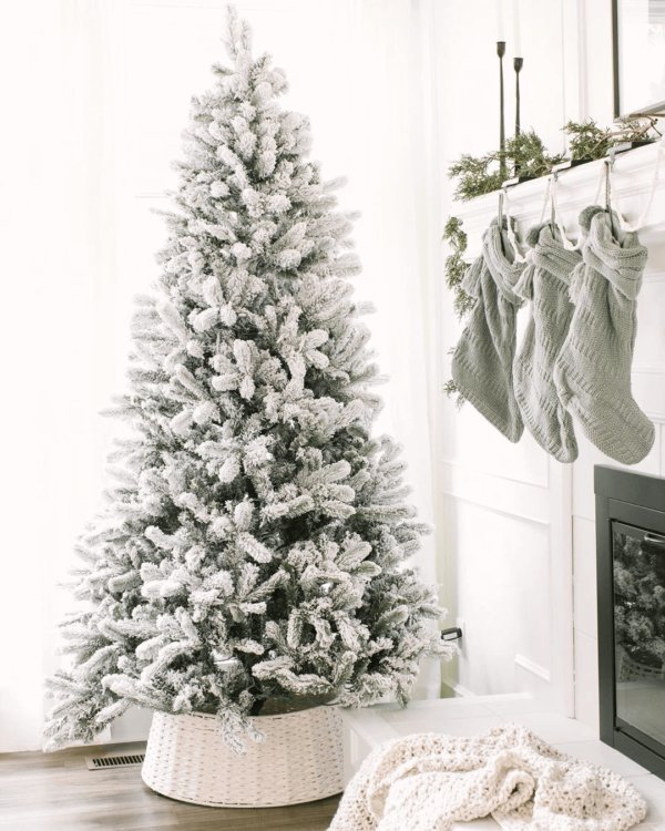 King_Flock07_de09a0db-c212-4870-8574-d21f7d0568a8 6.5' King Flock® Artificial Christmas Tree Unlit