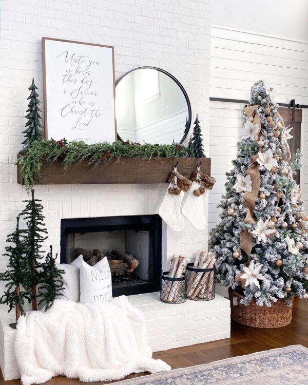 Prince-Flock-Artificial-Christmas-Tree10_c8ca45e6-2d9c-4ccb-95b6-ab58369180d1