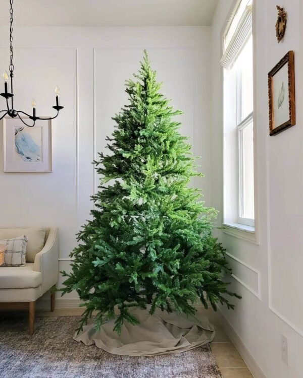 Scarlet-Fir-Artificial-Christmas-Tree-5_96b55e16-7986-4761-ade2-4d297b5b4ab5