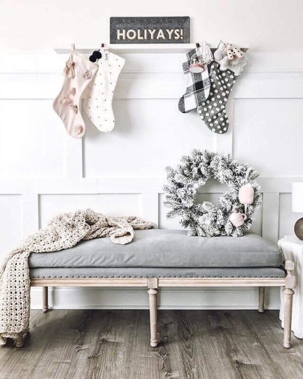24" King Flock® Wreath Unlit